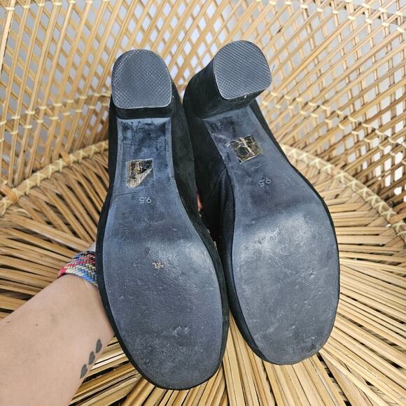 Great Moments Jeffrey Campbell Suede Ruffle Pumps 9.5 Black Block Heel Round Toe - Picture 8 of 8